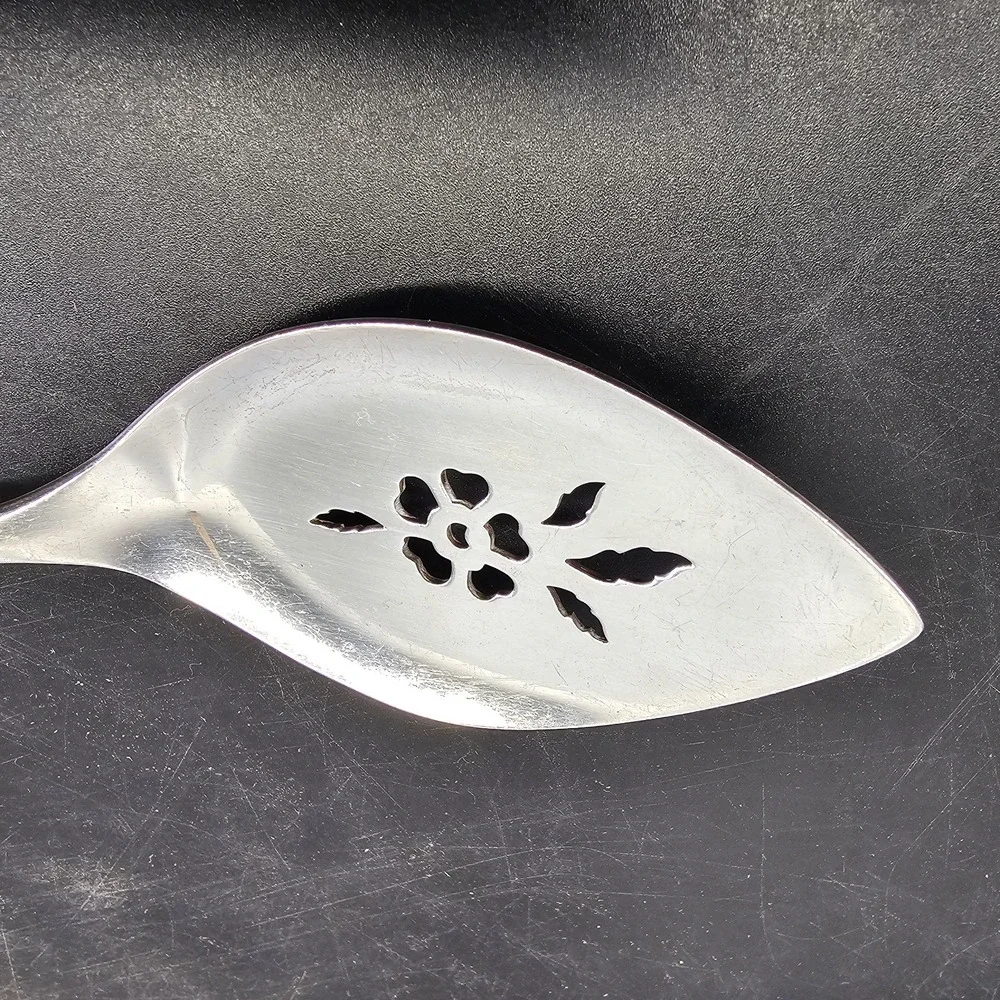 Onieda Community Silver Plate Pie Server Morning Rose Vintage